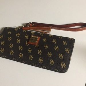 Dooney & Bourke Greta Foldover Snap Wristlet